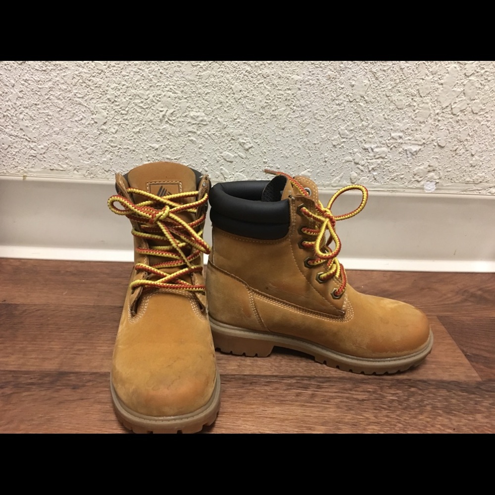 Kid boots